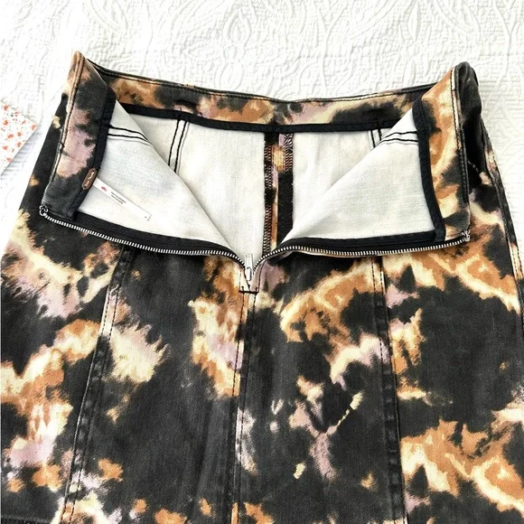FREE PEOPLE NWT Tie Dye Zipper Back Mini Skirt Sz 4 - Picture 8 of 10